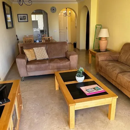 2 Bed Apt *